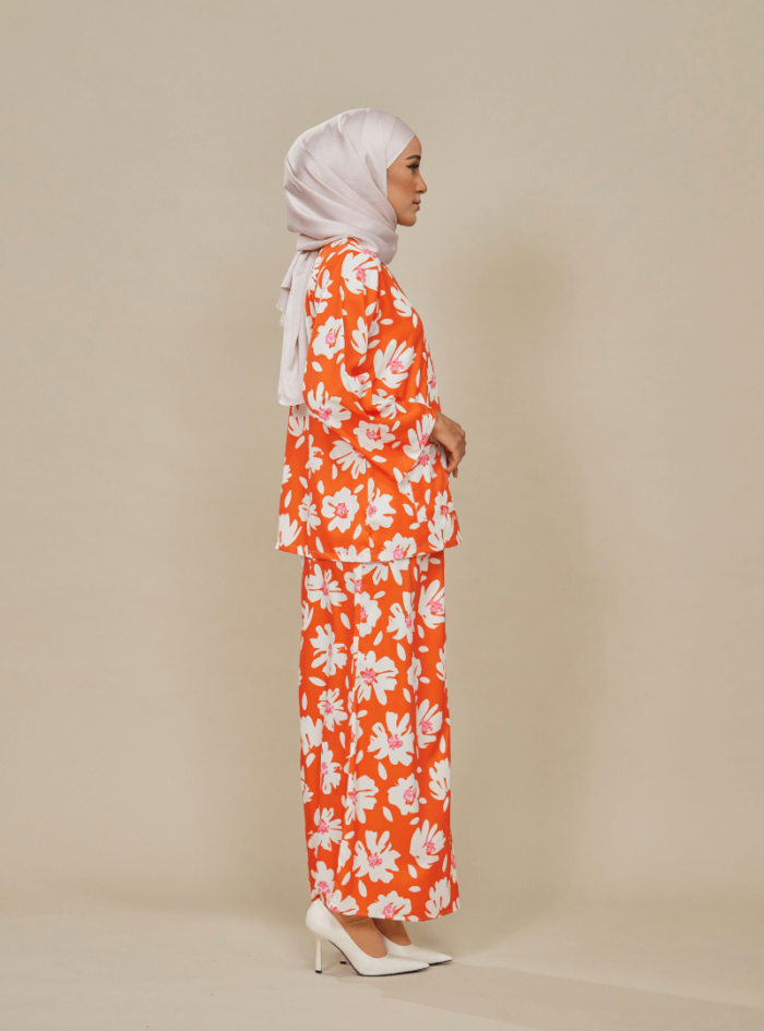 Zarith Kurung Kedah for Mom in Bright - Image 7