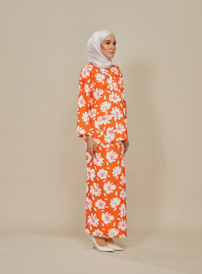 Zarith Kurung Kedah for Mom in Bright - Image 8