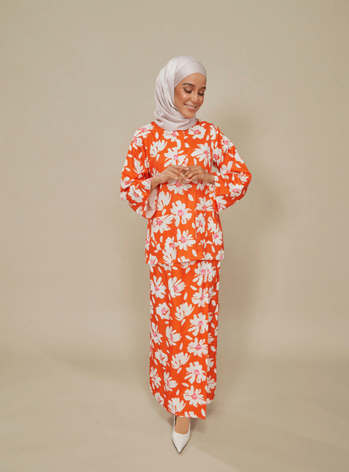 Zarith Kurung Kedah for Mom in Bright - Image 3