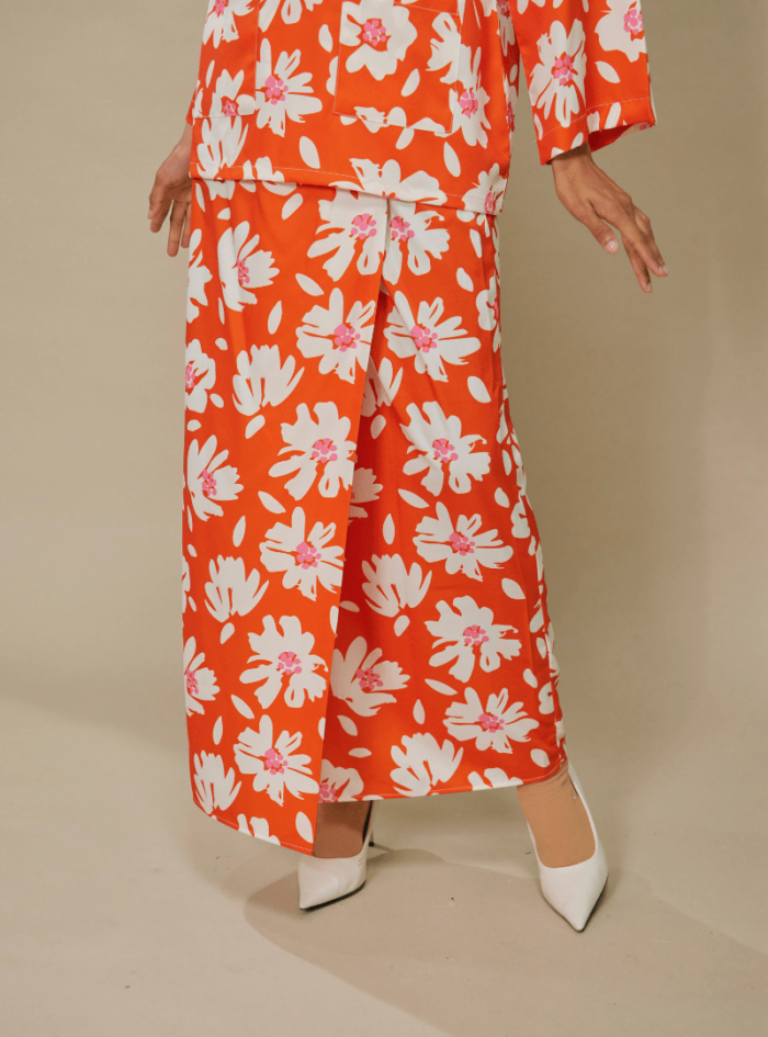 Zarith Kurung Kedah for Mom in Bright - Image 13