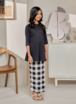 Tun Teja Kurung Pahang for Daughter in Demure - Image 12