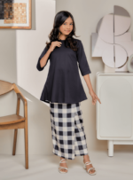 Tun Teja Kurung Pahang for Daughter in Demure