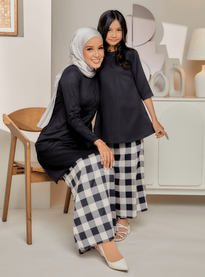 Tun Teja Kurung Pahang for Daughter in Demure - Image 15