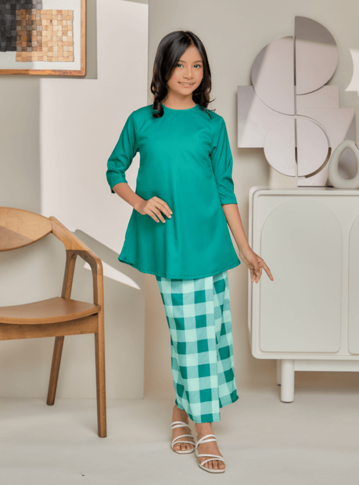 Tun Teja Kurung Pahang for Daughter in Fresh - Image 1