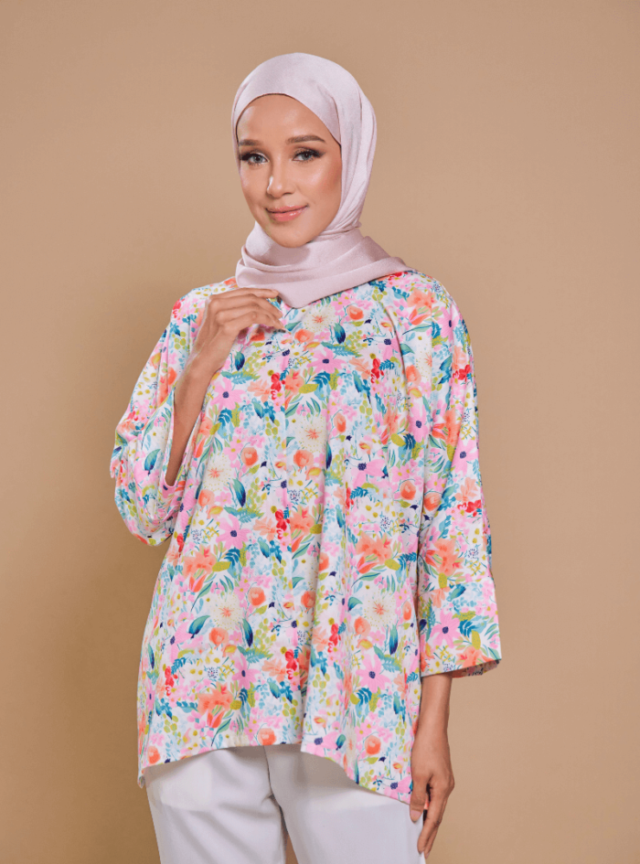 Manis 1 Fatimah Casual Blouse 2.0 in Manis - Image 2
