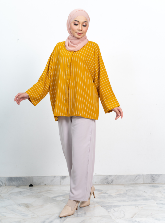 Easery Casual Blouse in Sun - Image 2