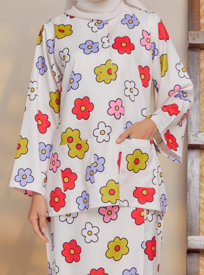 Zarith Kurung Kedah for Mom in Stunning - Image 10