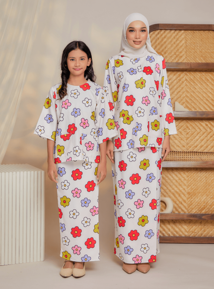 Zarith Kurung Kedah for Mom in Stunning - Image 6