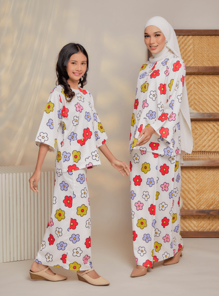 Zarith Kurung Kedah for Mom in Stunning - Image 7