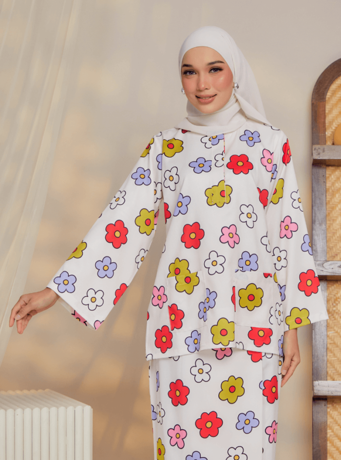 Zarith Kurung Kedah for Mom in Stunning - Image 9