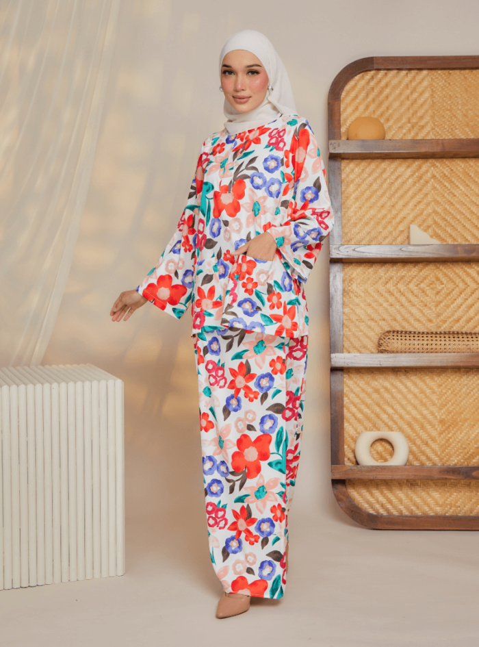 Zarith Kurung Kedah for Mom in Zesty - Image 3