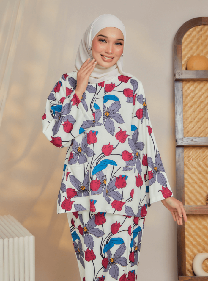 Zarith Kurung Kedah for Mom in Charming - Image 1