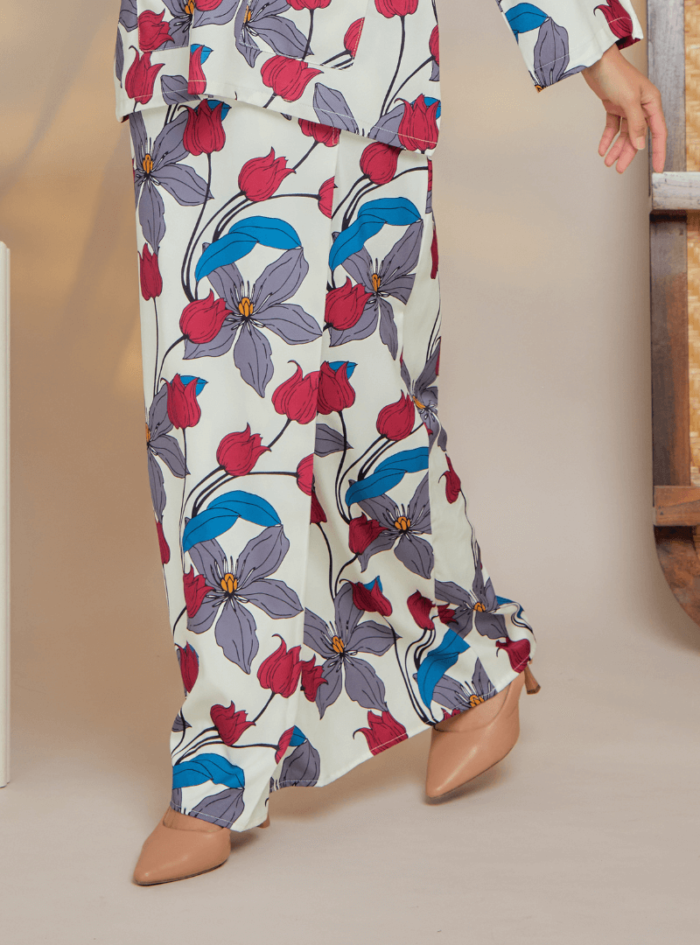 Zarith Kurung Kedah for Mom in Charming - Image 11