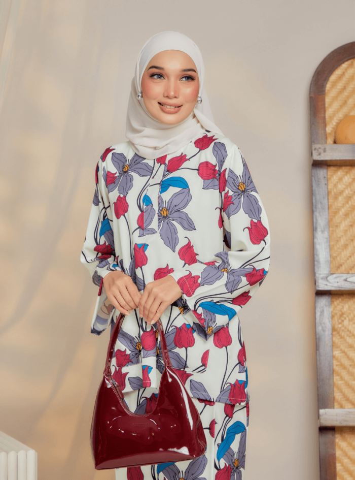 Zarith Kurung Kedah for Mom in Charming - Image 4