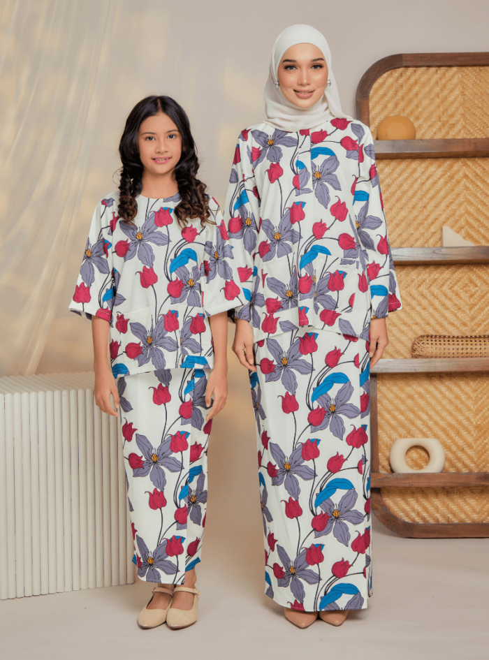 Zarith Kurung Kedah for Mom in Charming - Image 6