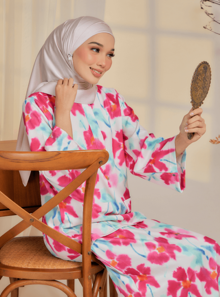 Zarith Kurung Kedah for Mom in Dazzle - Image 4