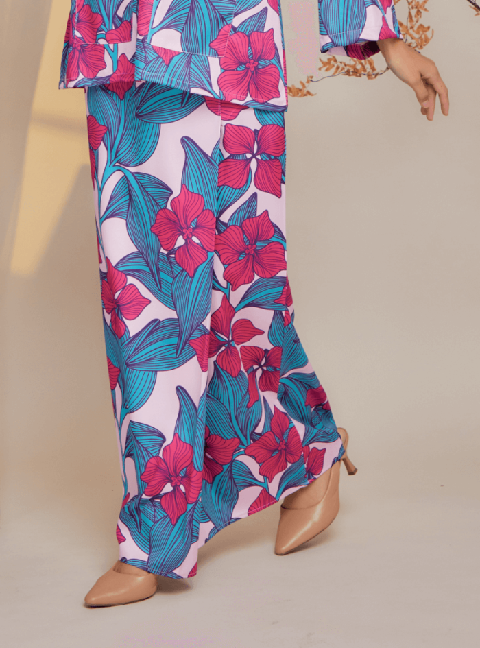 Zarith Kurung Kedah for Mom in Gorgeous - Image 11