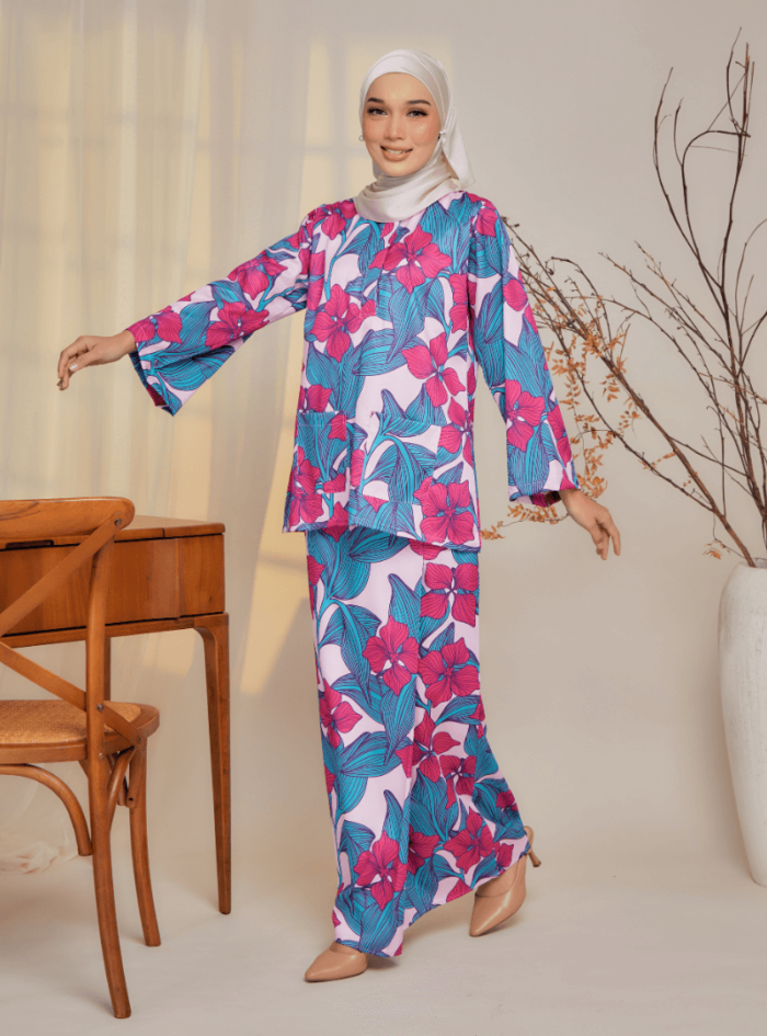 Zarith Kurung Kedah for Mom in Gorgeous - Image 3