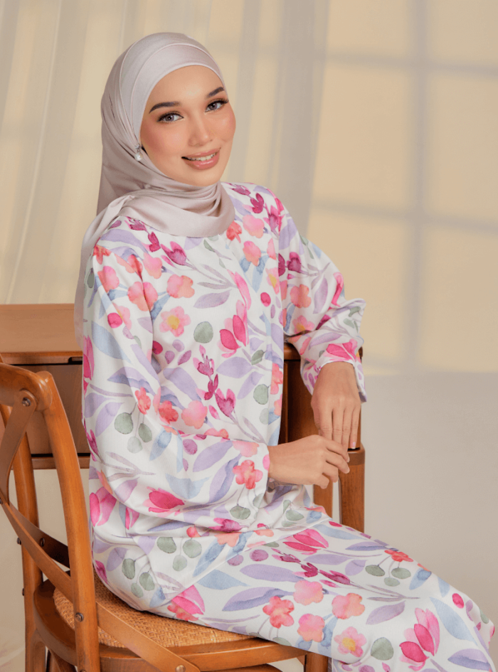 Zarith Kurung Kedah for Mom in Joyful - Image 4