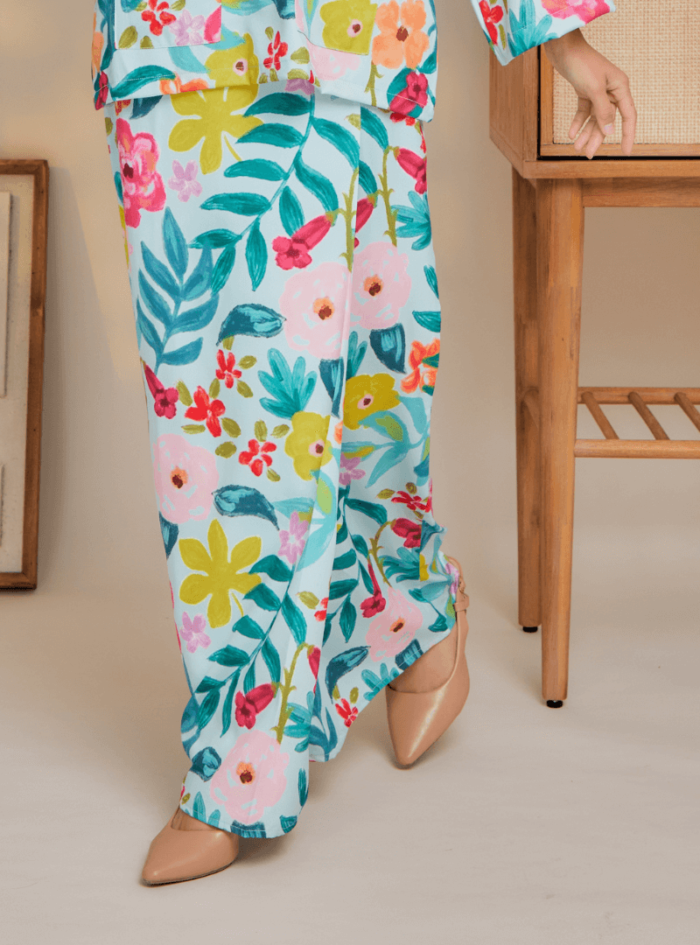 Zarith Kurung Kedah for Mom in Lovely - Image 11