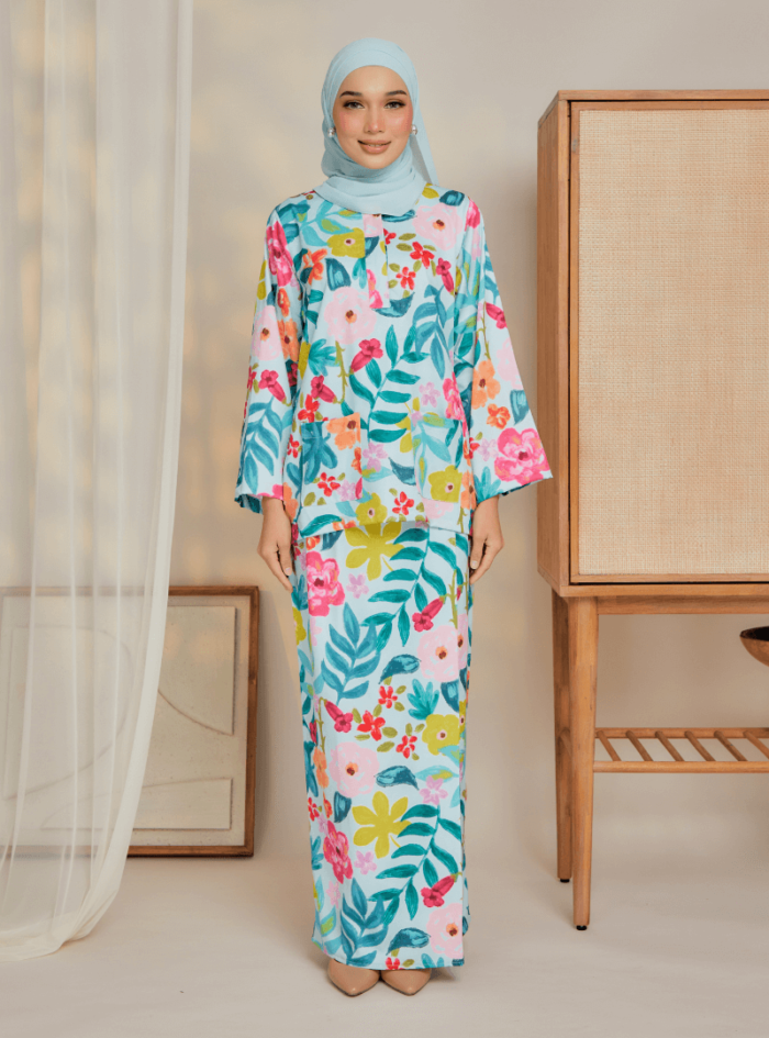 Zarith Kurung Kedah for Mom in Lovely - Image 2