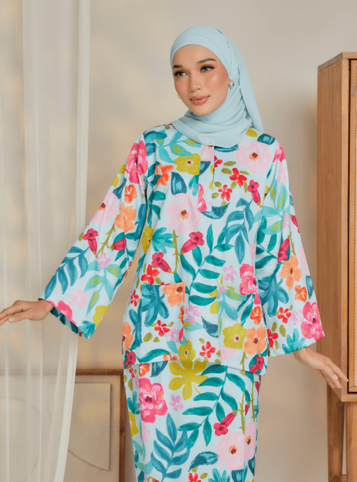Zarith Kurung Kedah for Mom in Lovely - Image 4