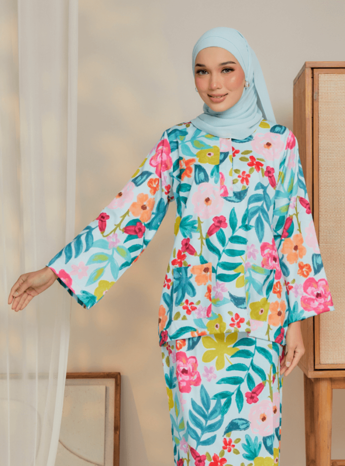 Zarith Kurung Kedah for Mom in Lovely - Image 9