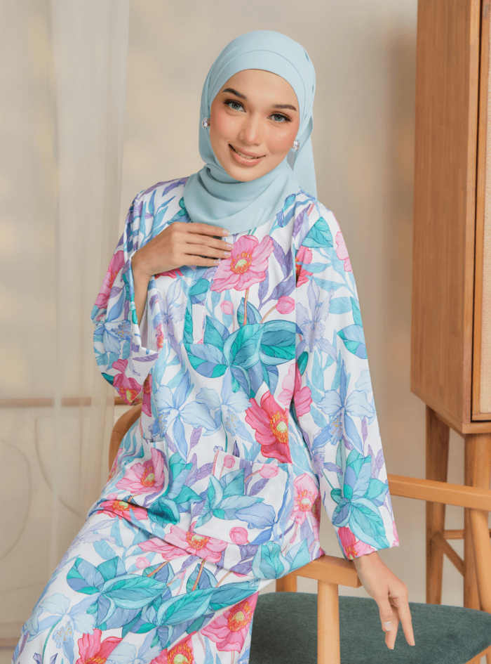 Zarith Kurung Kedah for Mom in Radiant - Image 4
