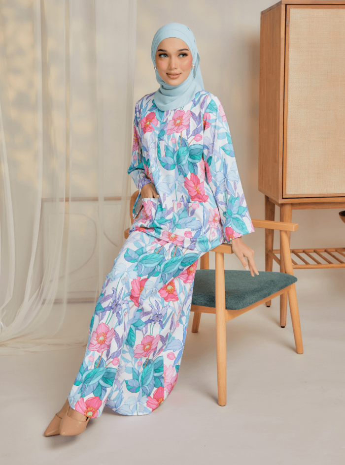 Zarith Kurung Kedah for Mom in Radiant - Image 5