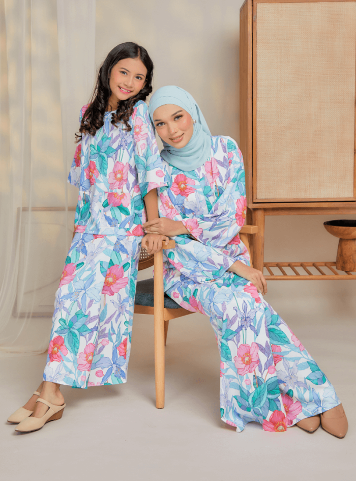 Zarith Kurung Kedah for Mom in Radiant - Image 7