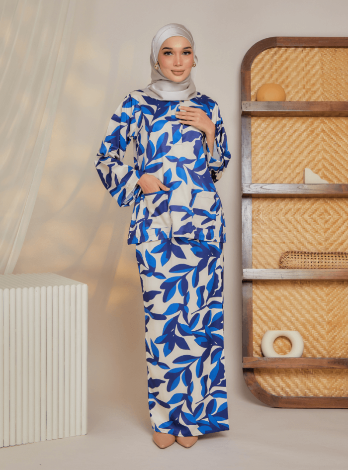 Zarith Kurung Kedah for Mom in Vivid - Image 5