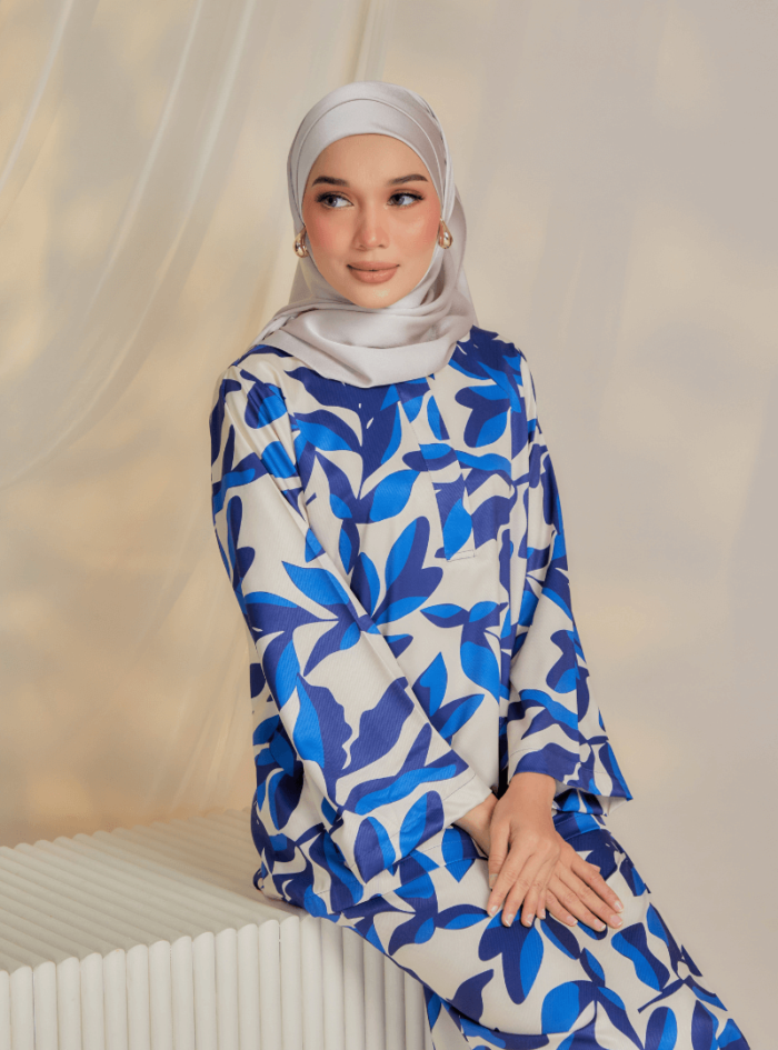 Zarith Kurung Kedah for Mom in Vivid - Image 4
