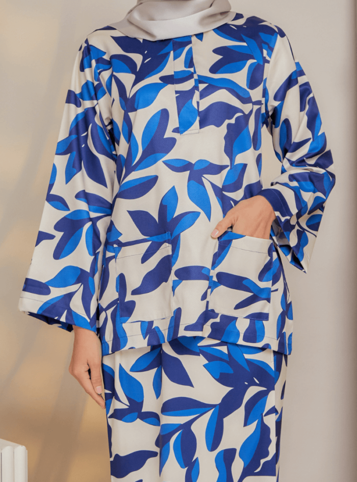 Zarith Kurung Kedah for Mom in Vivid - Image 10