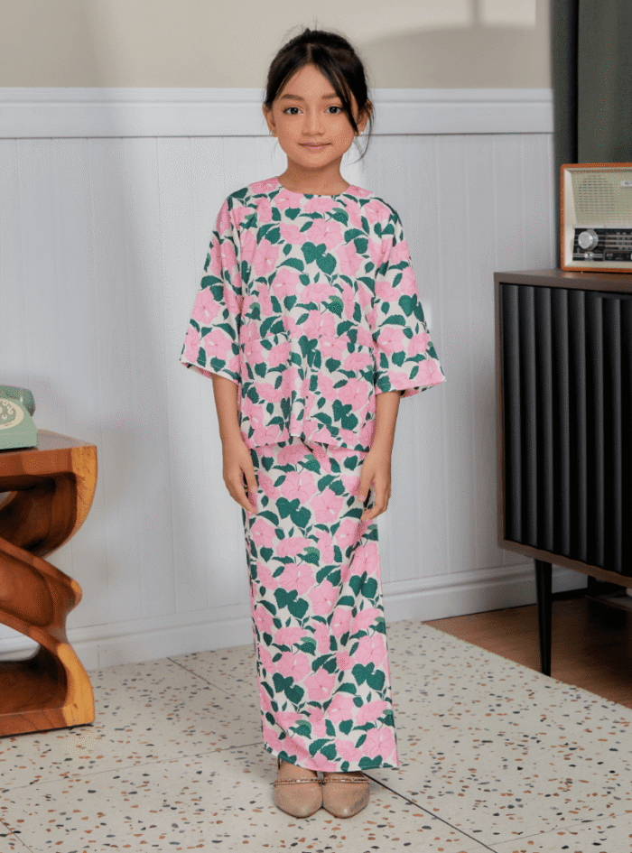 Zarith Kurung Kedah for Daughter in Cheery - Image 3