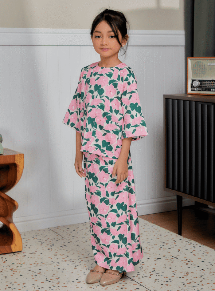 Zarith Kurung Kedah for Daughter in Cheery - Image 5