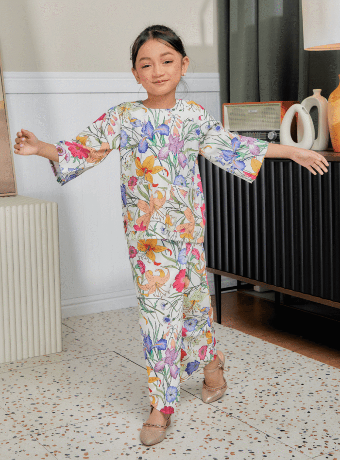 Zarith Kurung Kedah for Daughter in Dainty - Image 3