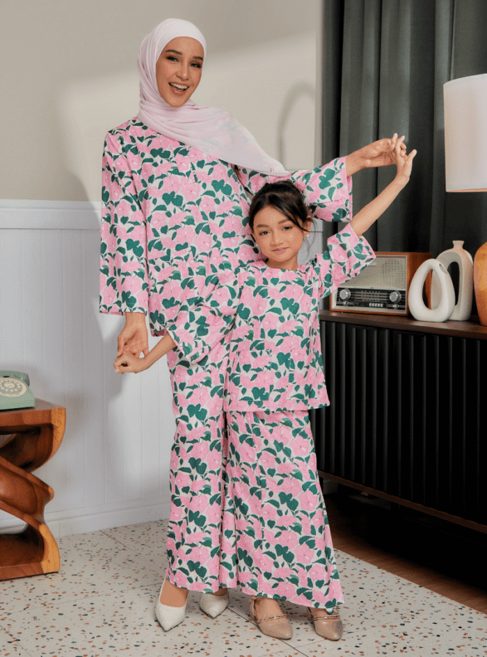 Zarith Kurung Kedah for Mom in Cheery - Image 7