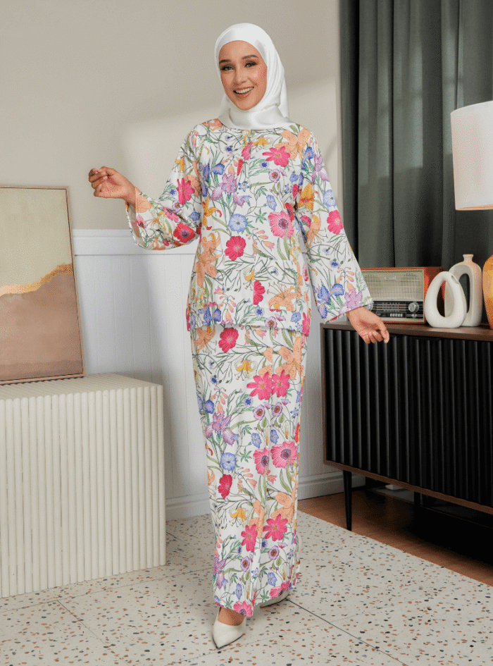 Zarith Kurung Kedah for Mom in Dainty - Image 3