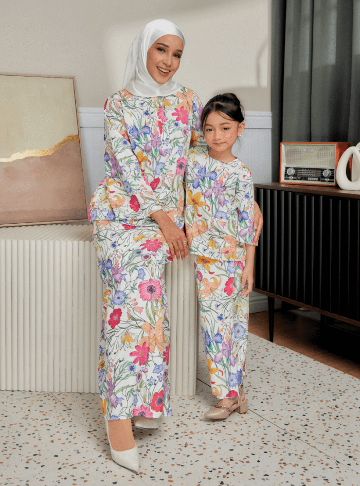 Zarith Kurung Kedah for Mom in Dainty - Image 7