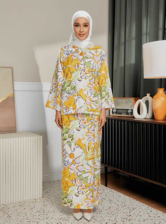 Zarith Kurung Kedah for Mom in Sparkle - Image 2