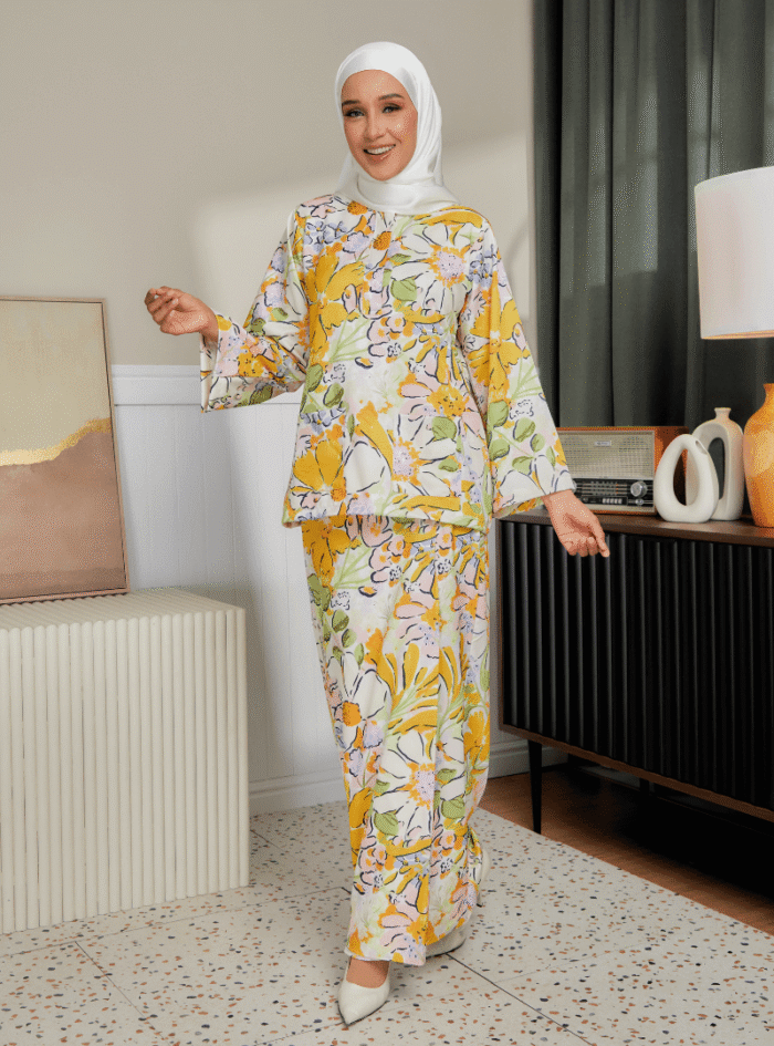 Zarith Kurung Kedah for Mom in Sparkle - Image 3